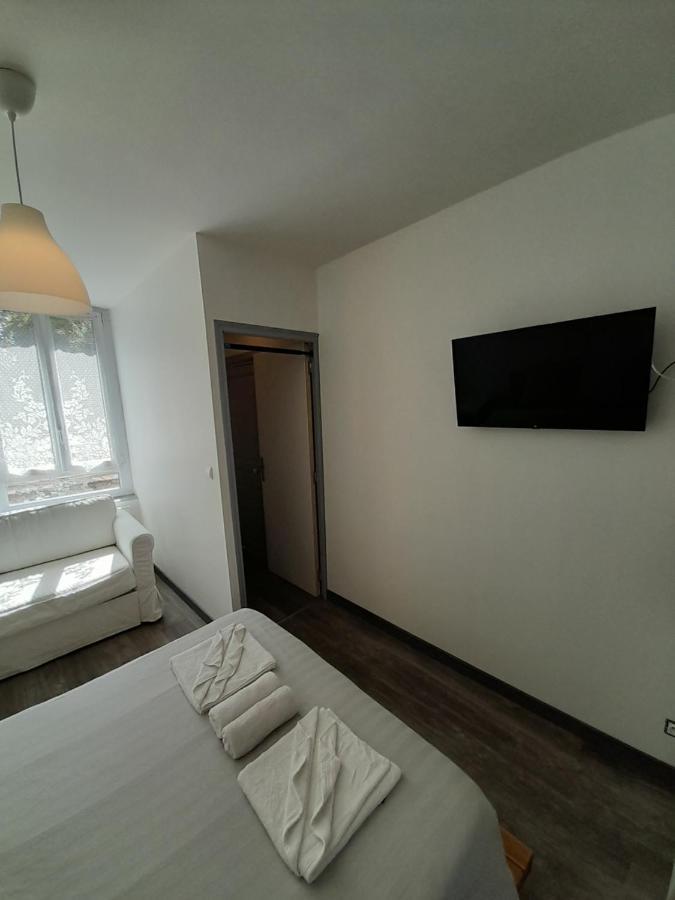 17, Face A La Gare Apartment ลันยง ภายนอก รูปภาพ