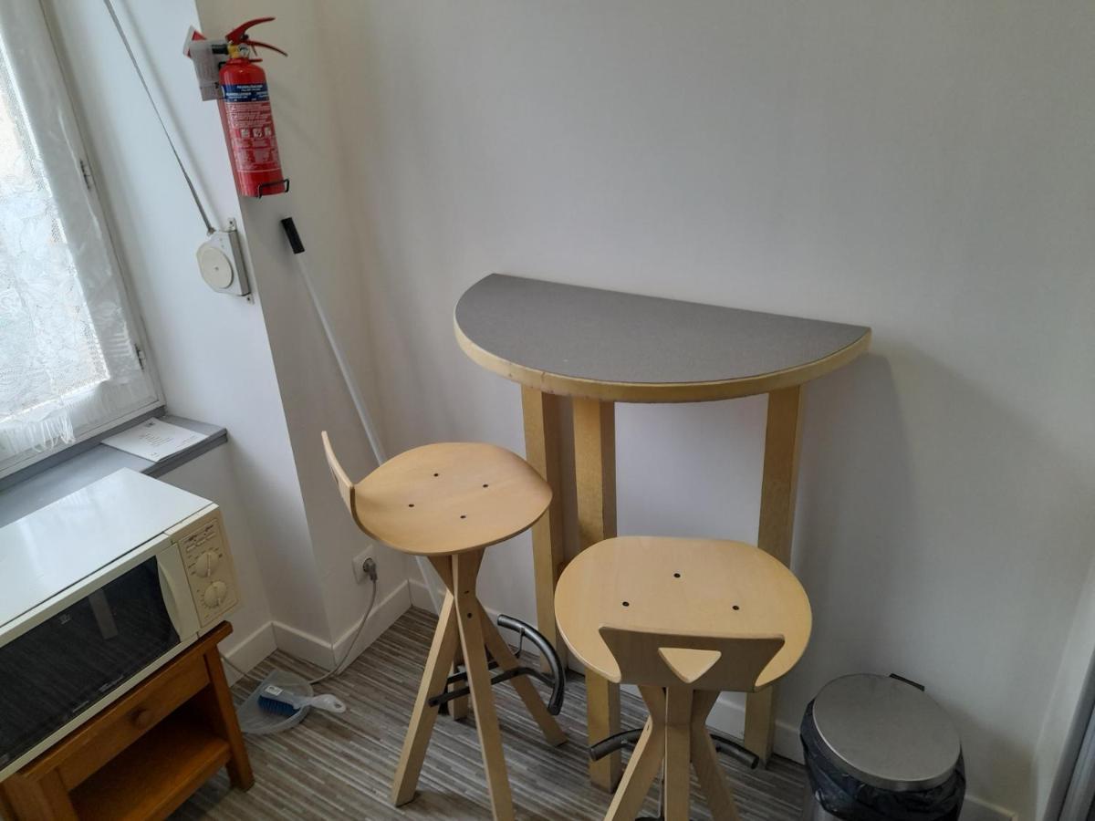 17, Face A La Gare Apartment ลันยง ภายนอก รูปภาพ
