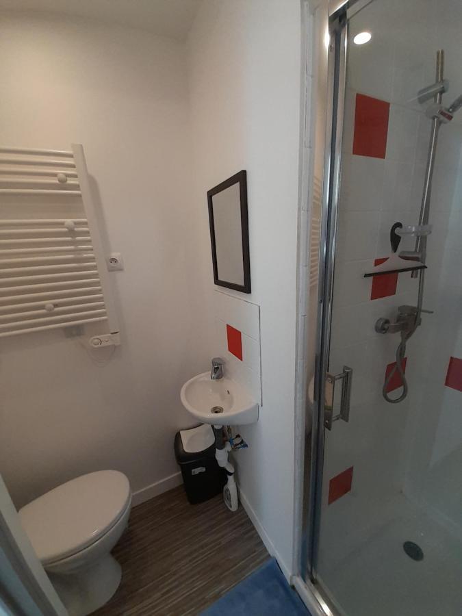 17, Face A La Gare Apartment ลันยง ภายนอก รูปภาพ