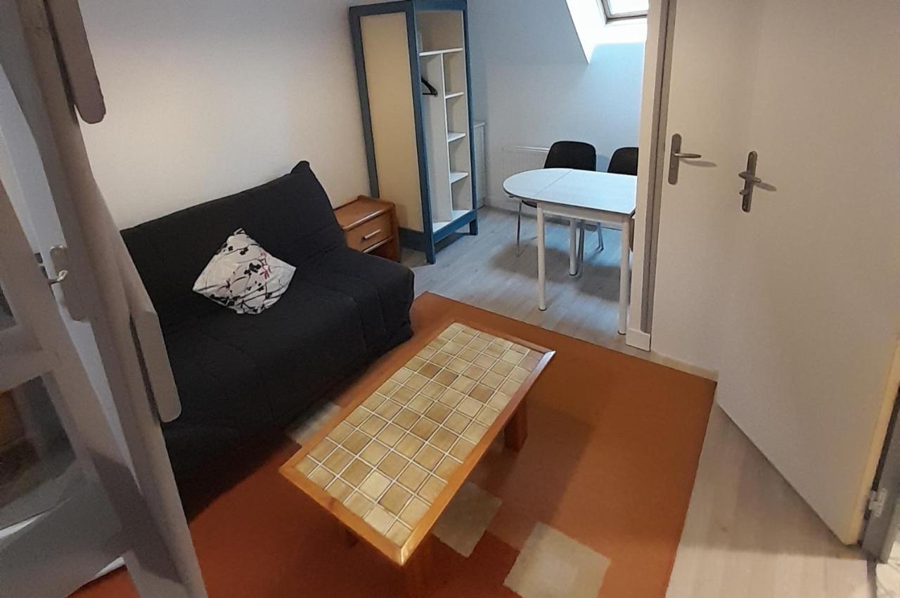 17, Face A La Gare Apartment ลันยง ภายนอก รูปภาพ