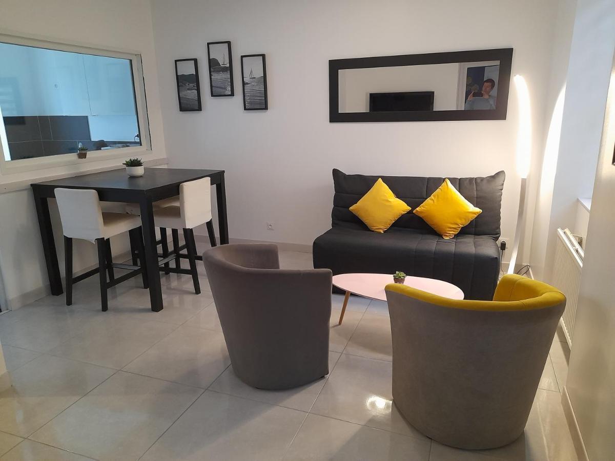 17, Face A La Gare Apartment ลันยง ภายนอก รูปภาพ