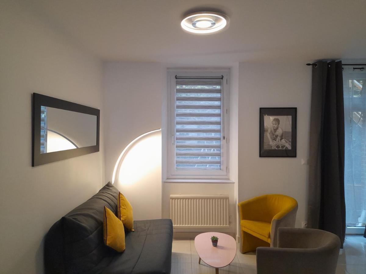 17, Face A La Gare Apartment ลันยง ภายนอก รูปภาพ