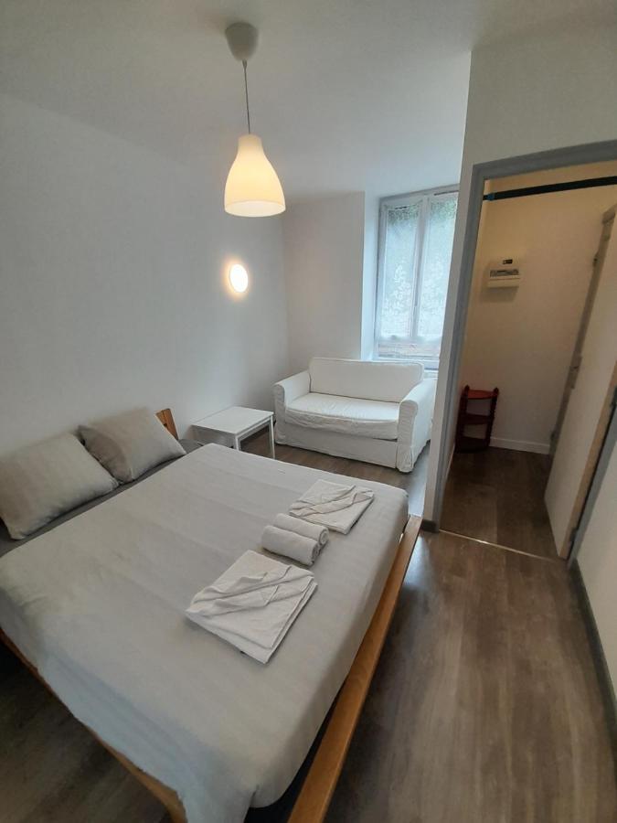 17, Face A La Gare Apartment ลันยง ภายนอก รูปภาพ